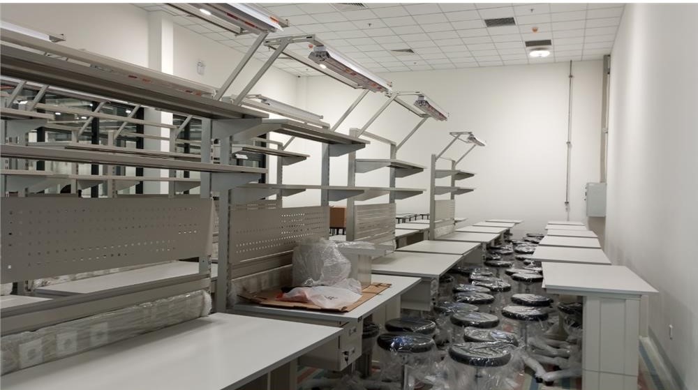 Bàn thao tác chống tĩnh điện 1 tầng Leenol