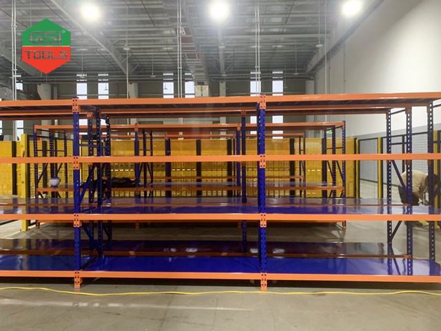 kệ kho hạng trung GSI cung cấp