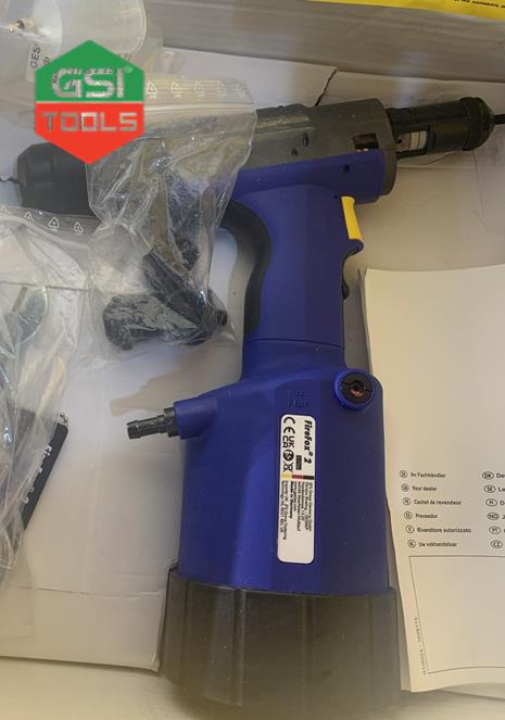 súng rút đinh tán NUT dùng khí