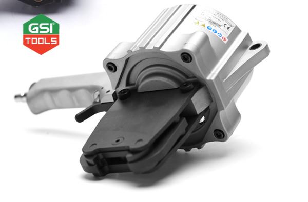 dụng cụ siết d&acirc;y đai th&eacute;p bằng kh&iacute; n&eacute;n