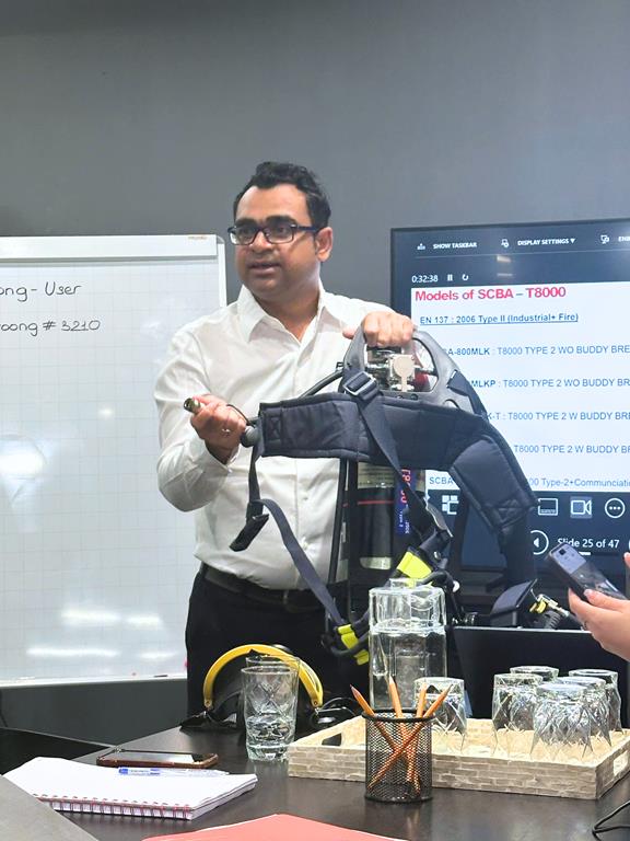 đ&agrave;o tạo sản phẩm mới của Honeywell