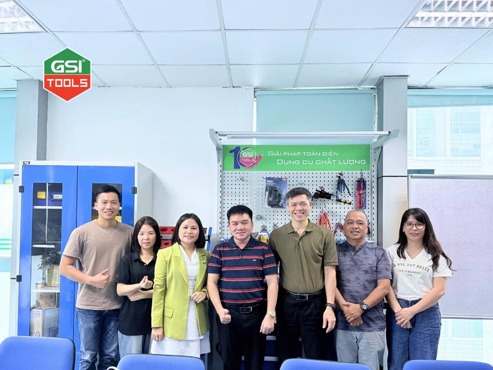 đại diện viewsonic l&agrave;m việc tại gsi